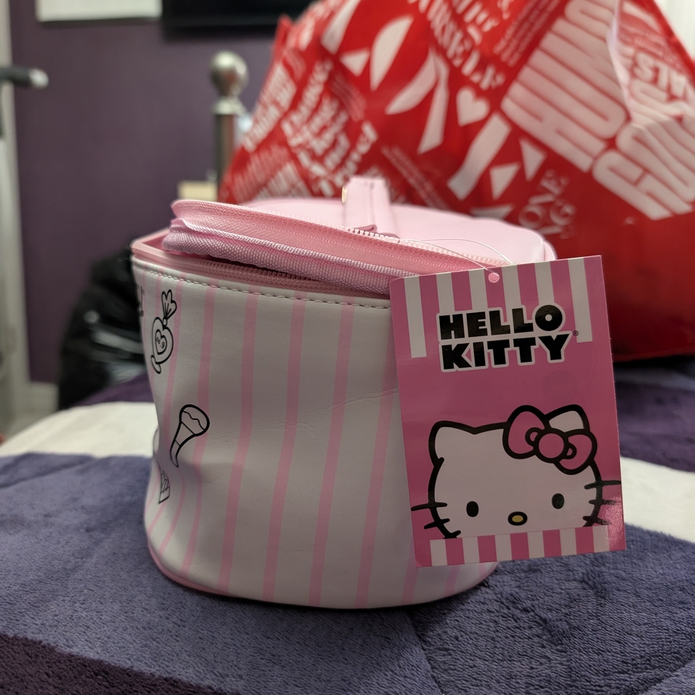 Hello Kitty Pink Kids Accessory Bag - Picture 4 of 6